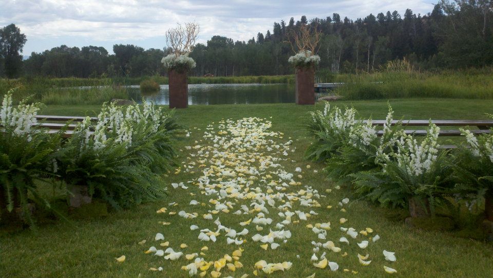 NM outdoor Wedding ceremony Flowers 87004